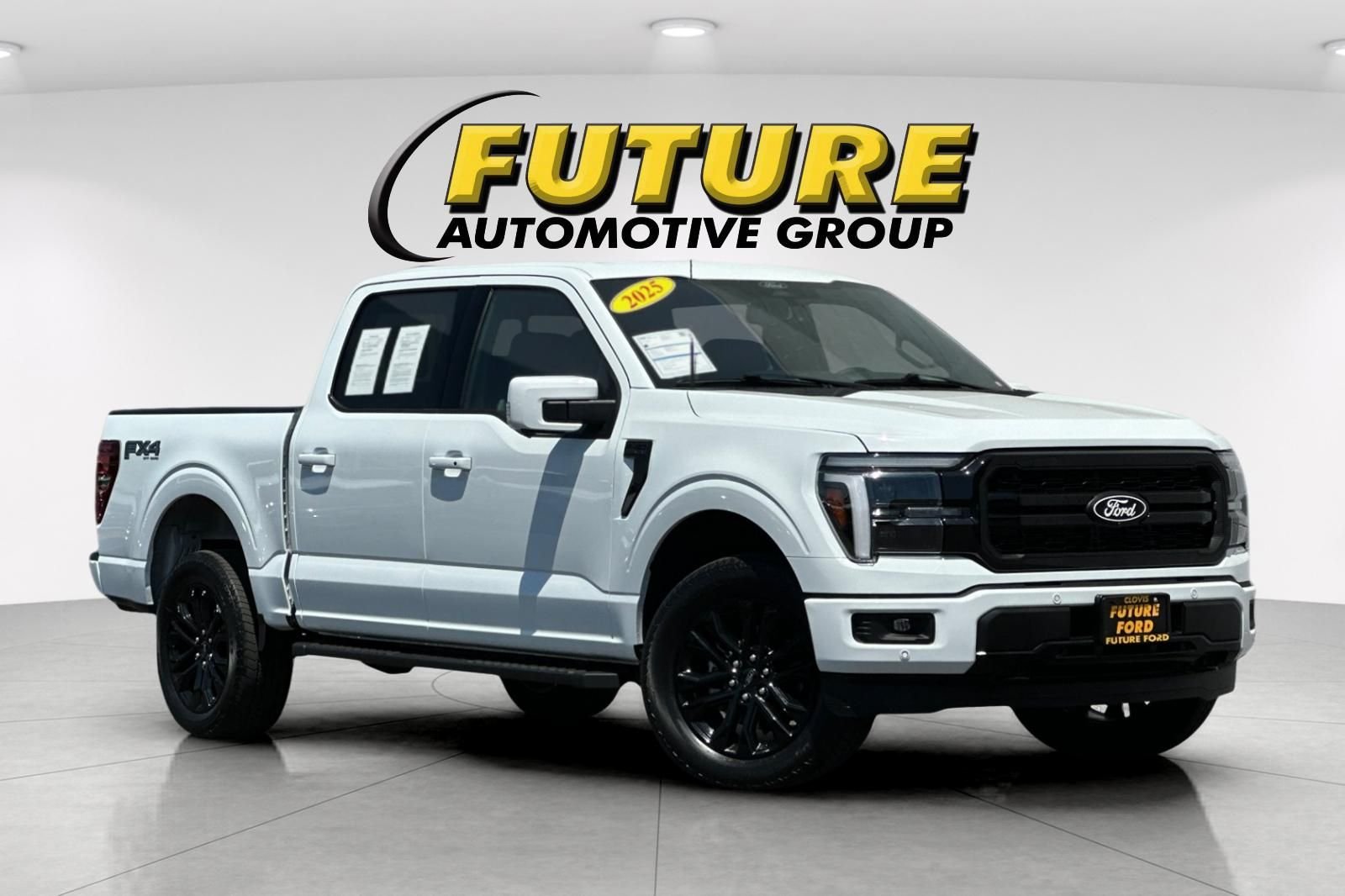 Used 2025 White Ford Lariat image 1