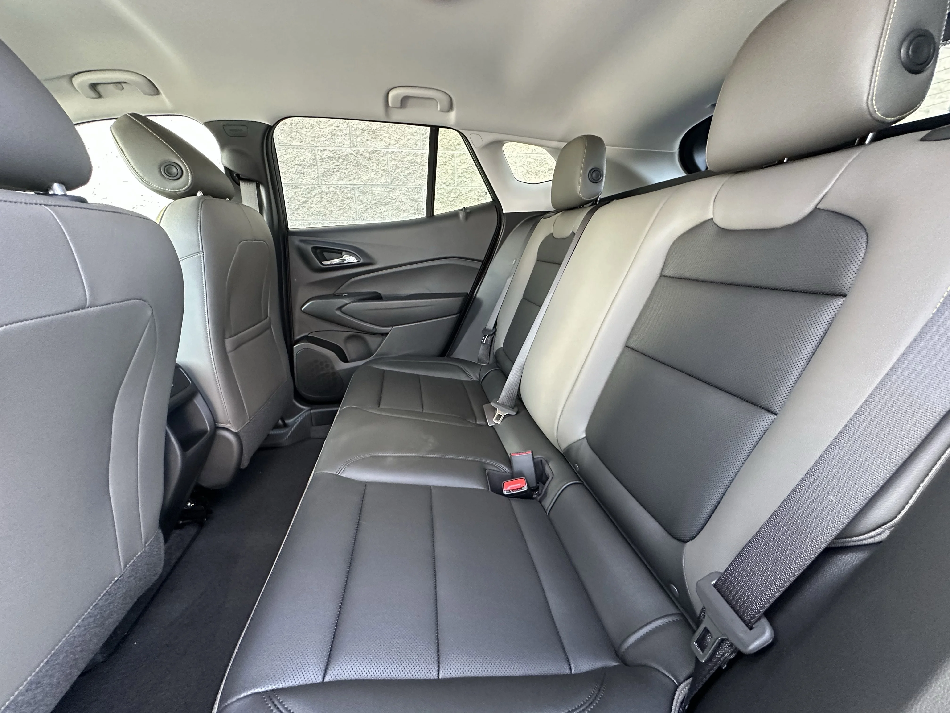 New 2026 Mosaic Black Metallic Chevrolet ACTIV image 14