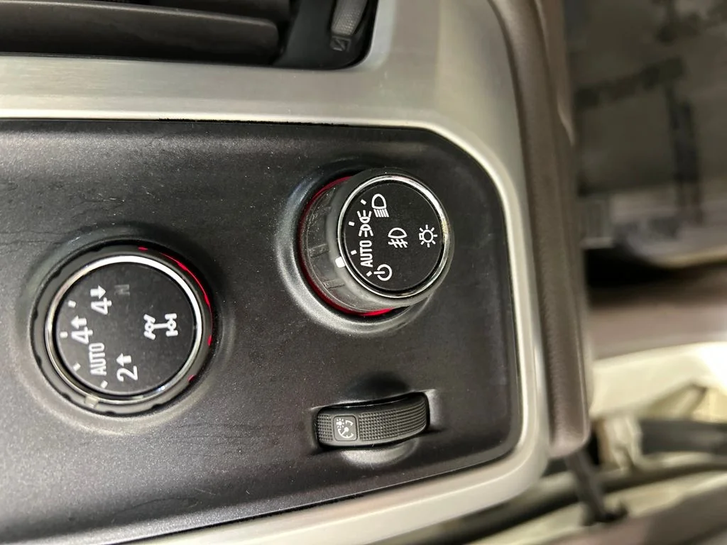 Used 2014 White GMC SLT image 14