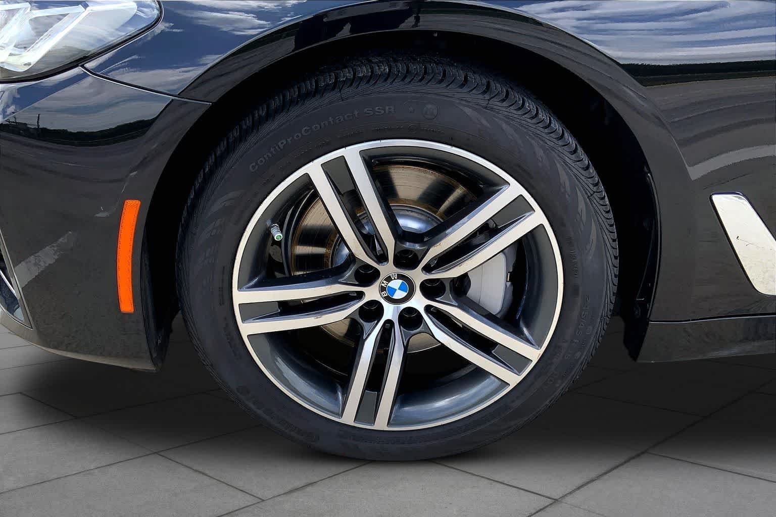 Used 2023 Jet Black BMW 530i image 10