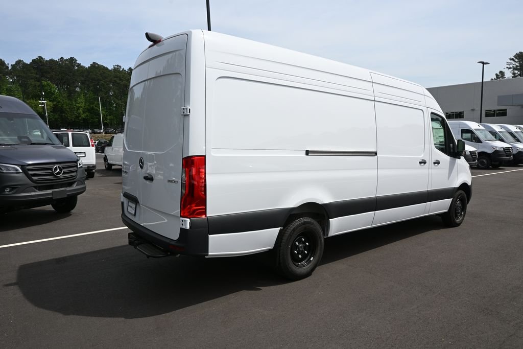 New 2026 Arctic White Mercedes-Benz Cargo 170 WB image 25
