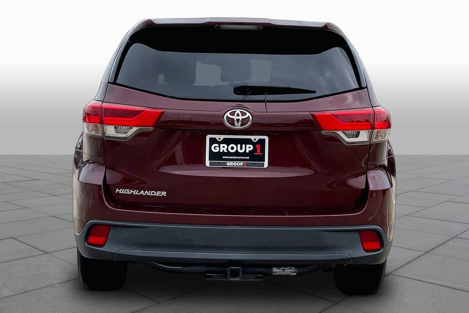 Used 2018 Ooh La La Rouge Mica Toyota LE image 5
