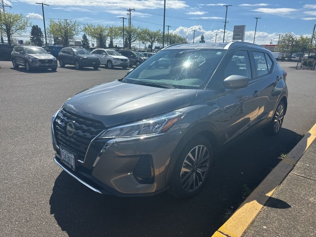 2022 Nissan Kicks SV