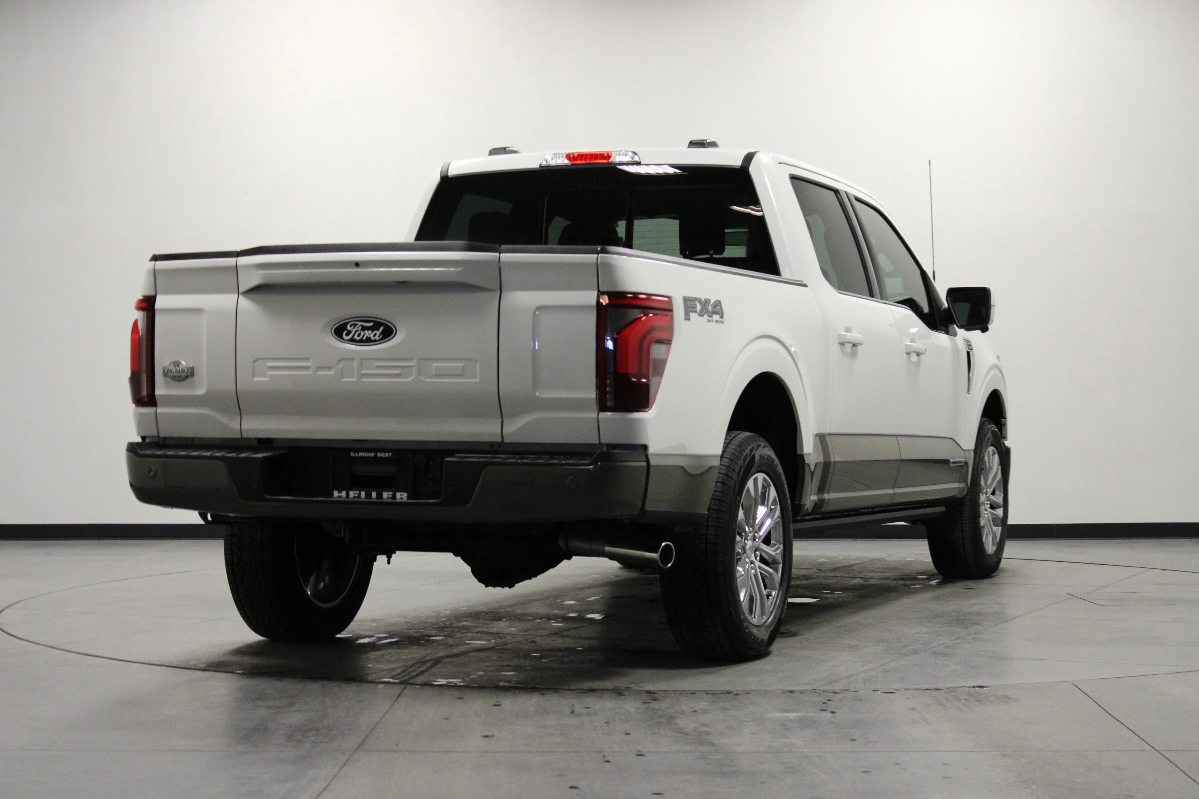 Used 2025 Star White Metallic Tri-Coat Ford King Ranch image 4