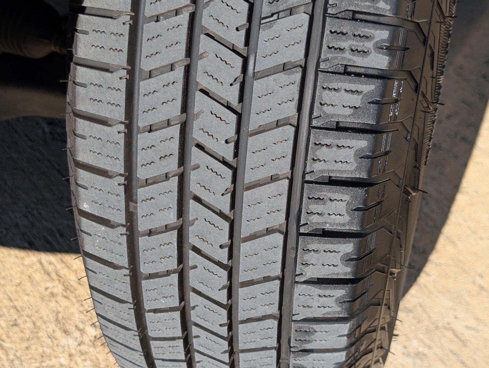 Used 2009  Ford XL image 11