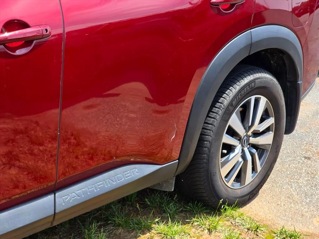 Used 2024 Red Nissan SL image 18