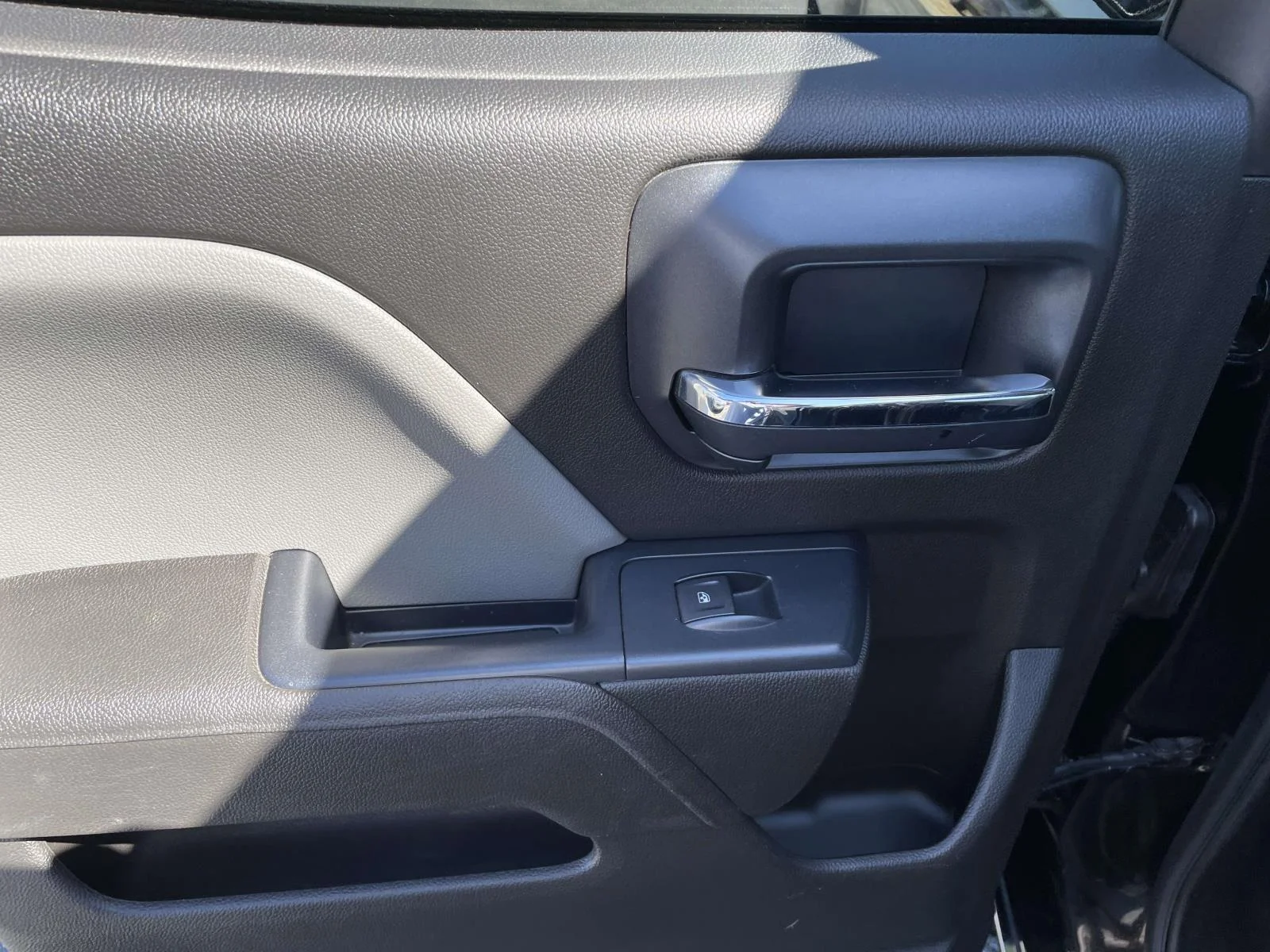 Used 2017 BLACK Chevrolet Custom image 14