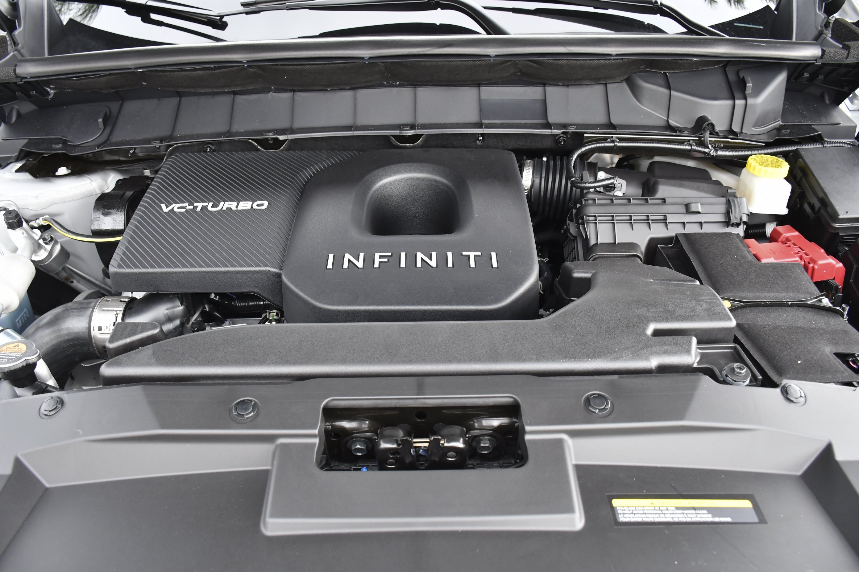 New 2027 HARBOR GRAY INFINITI Luxe AWD image 29
