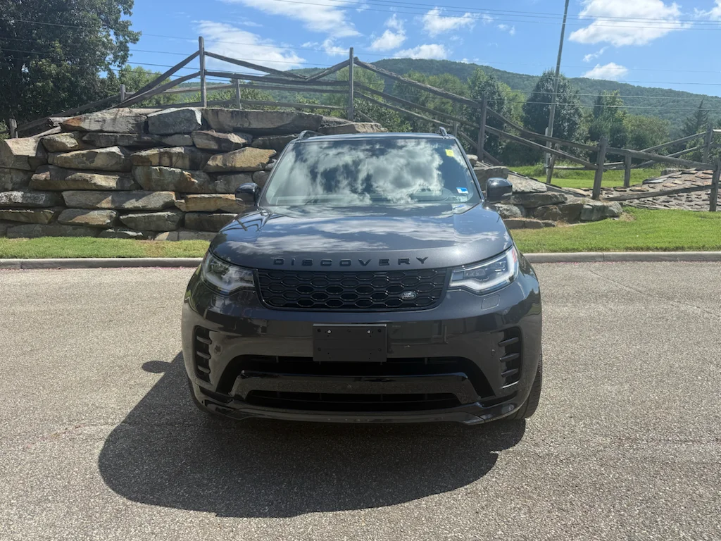 Used 2024 Eiger Grey Metallic Land Rover Dynamic SE image 4