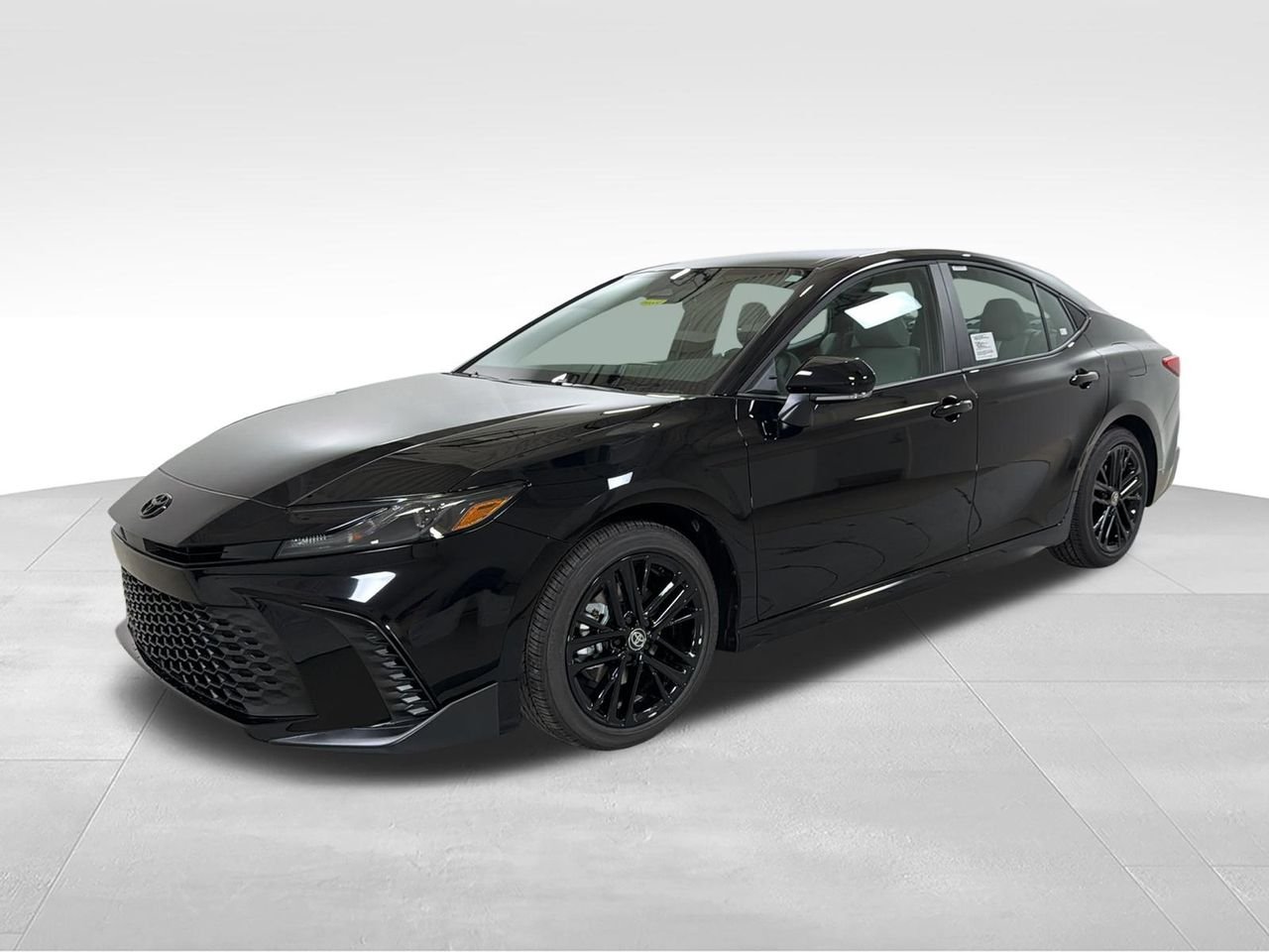 2026 Toyota Camry SE Hybrid's photo