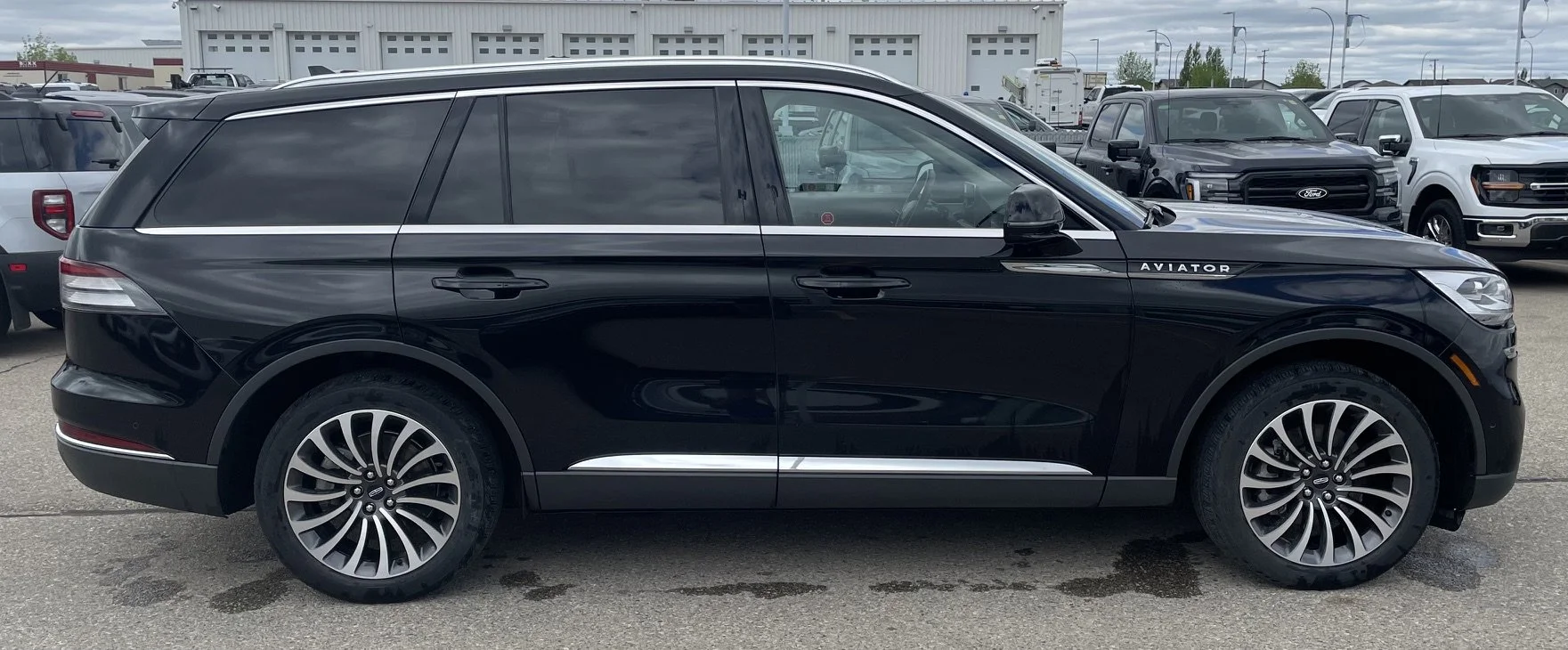 Used 2020 Black Lincoln RESERVE AWD **New Arrival** image 6