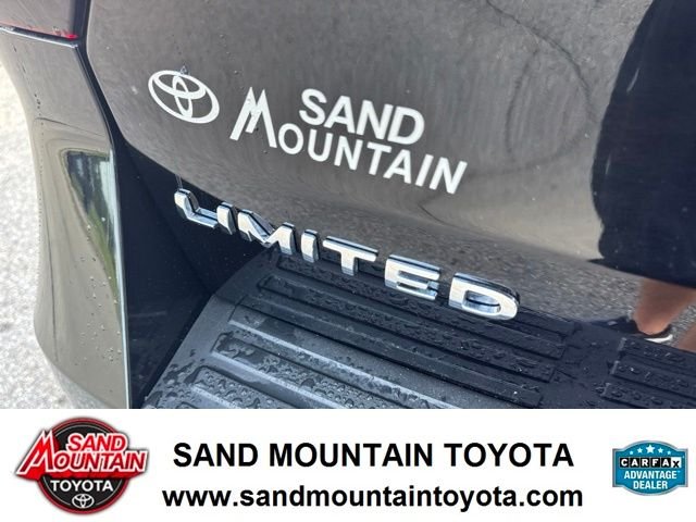 Used 2023 Black Ford Limited image 10