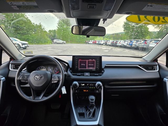Used 2021 Pearl Toyota LE image 18