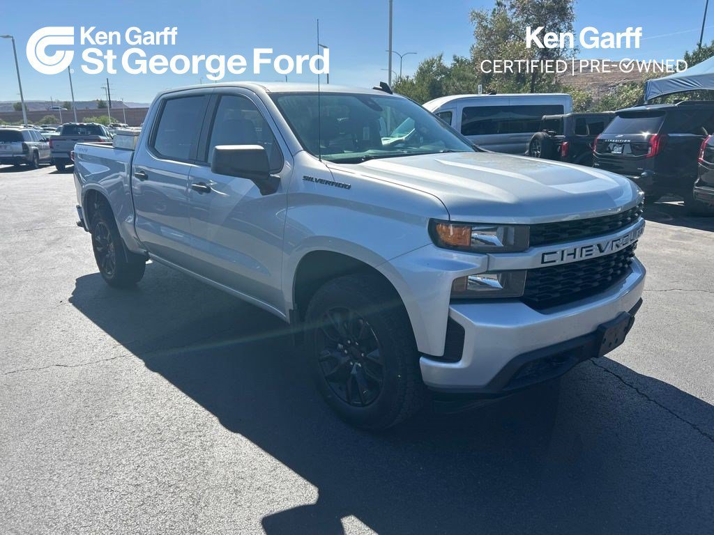 Used 2022 Silver Ice Metallic Chevrolet Custom image 1