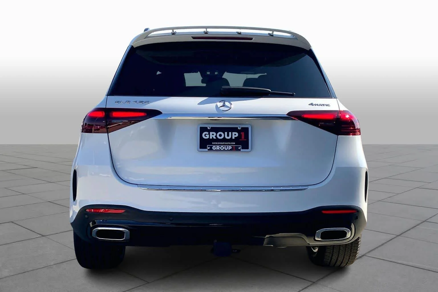 New 2026 MANUFAKTUR Moonlight White Metallic Mercedes-Benz GLE 450 image 4
