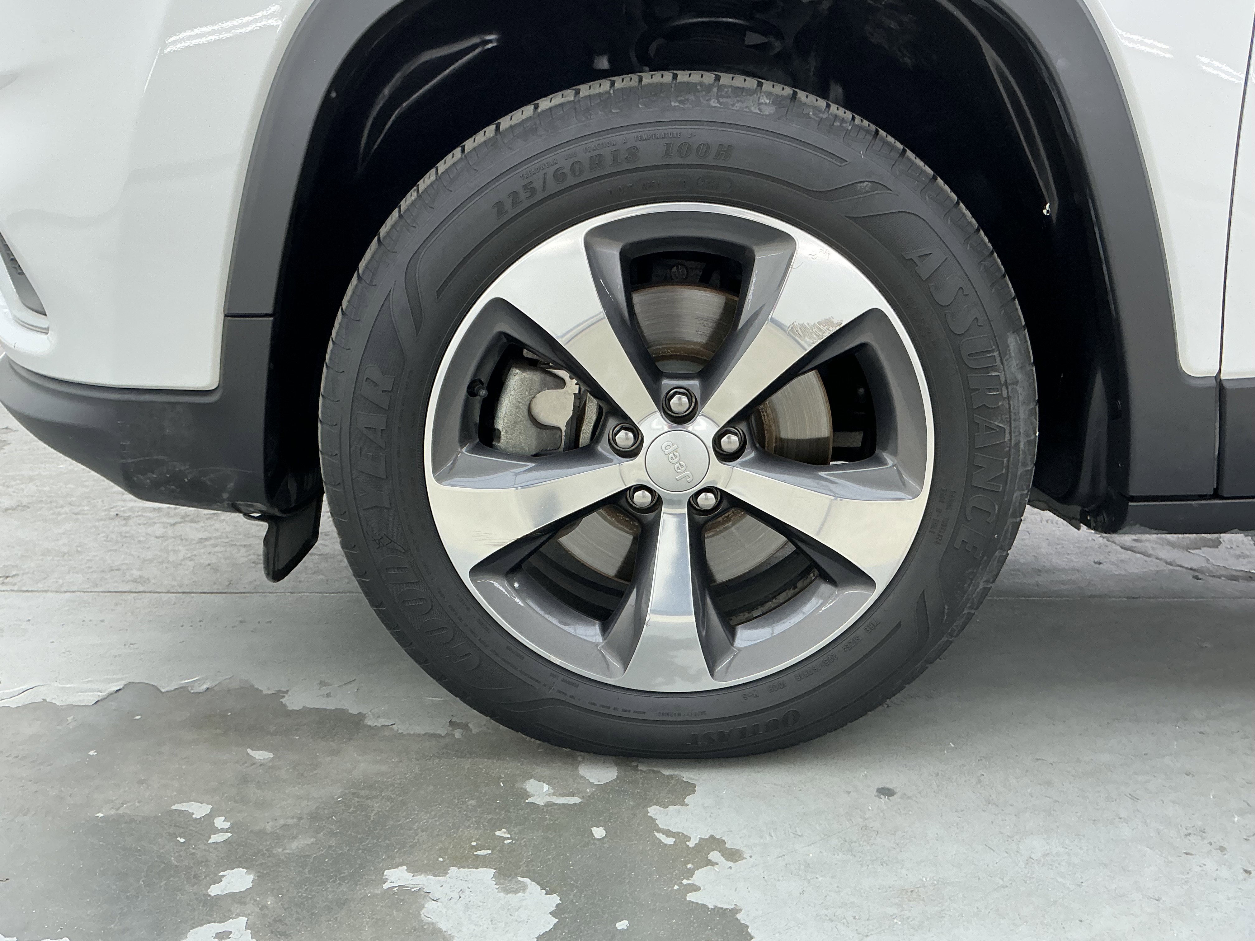 Used 2019 Bright White Clearcoat Jeep Limited image 18