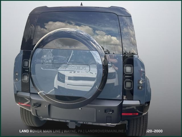 New 2026 Tasman Blue LAND ROVER X-Dynamic SE image 3