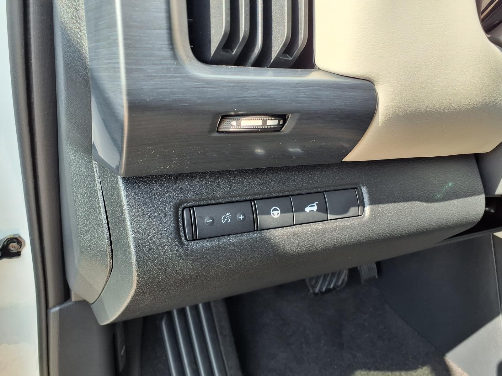 2026 Nissan Pathfinder SL White at Robbins Nissan