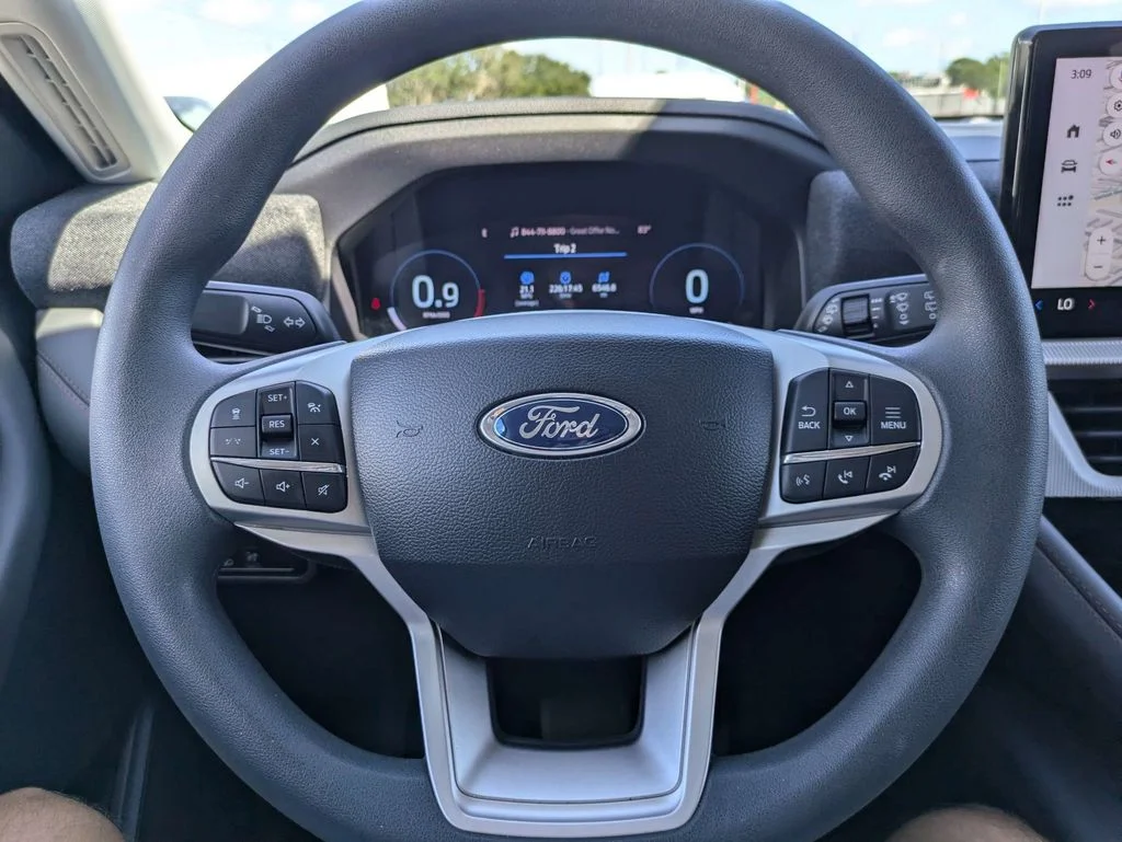 Certified Used 2026 Carbonized Gray Metallic Ford Active image 27