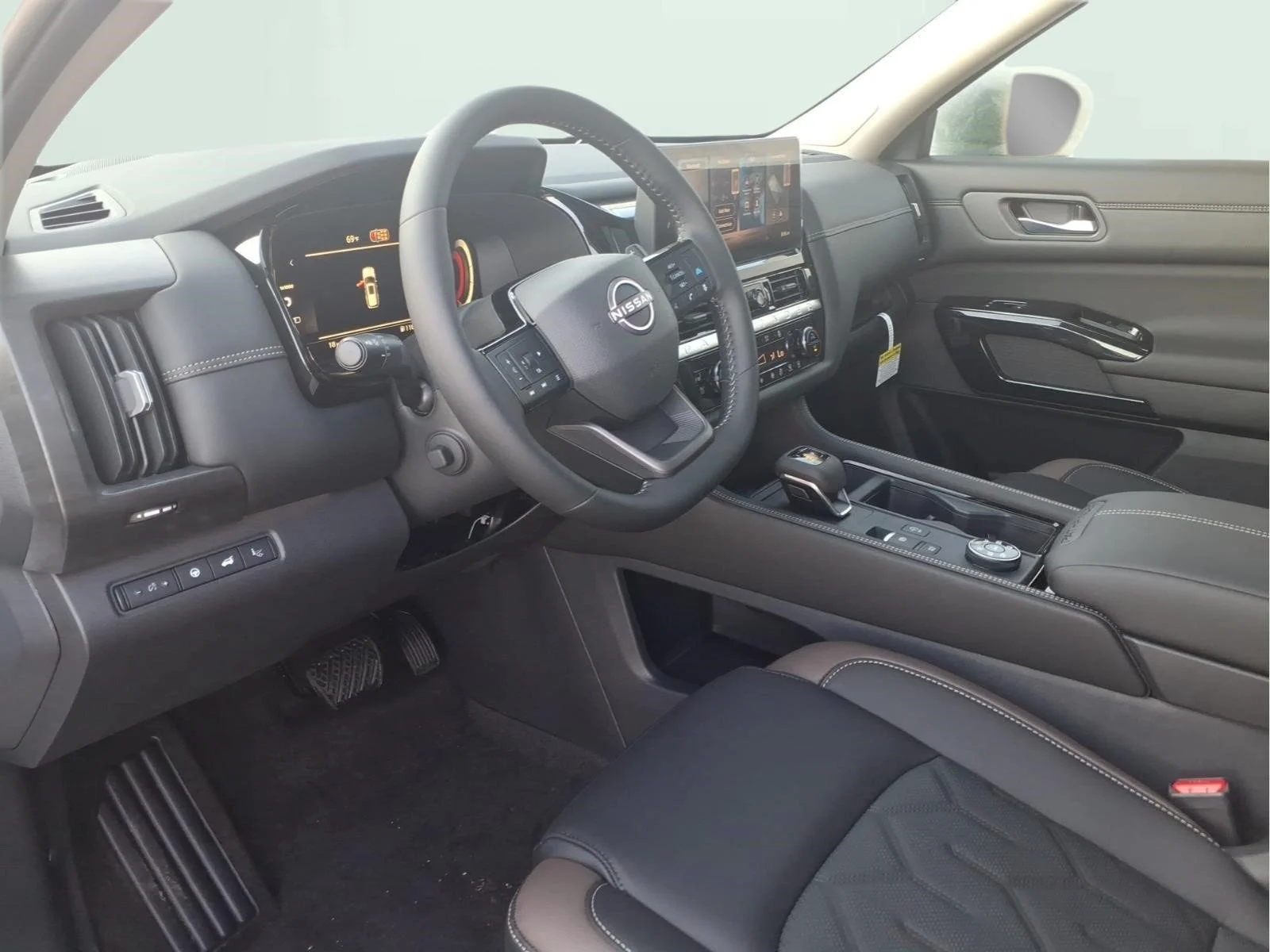 New 2026 Everest White Pearl TriCoat Nissan Platinum image 14