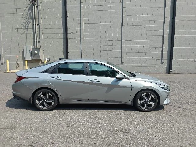 Used 2023 Silver Hyundai SEL image 2