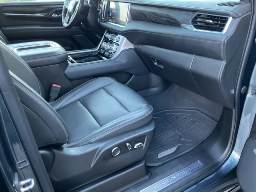 Used 2021 DARK SKY METALLIC GMC Denali image 36