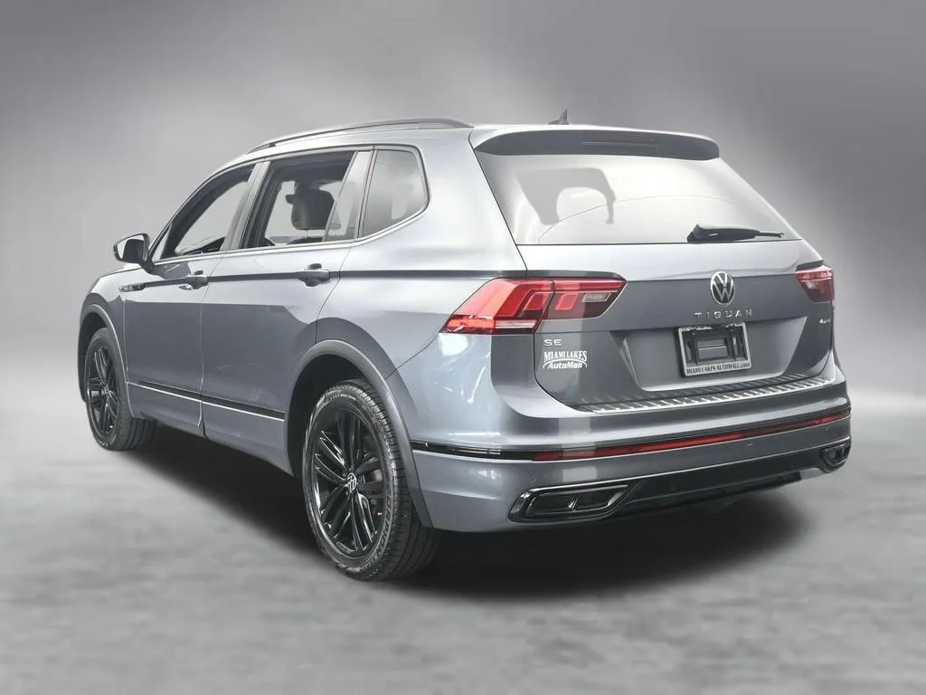 Used 2022 Gray Volkswagen 2.0T SE R-Line Black image 4