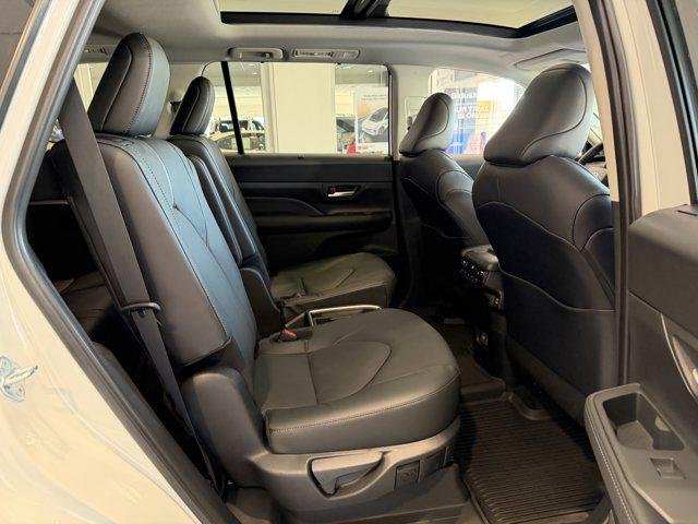 Certified Used 2026 WIND CHILL PEARL Toyota  image 64