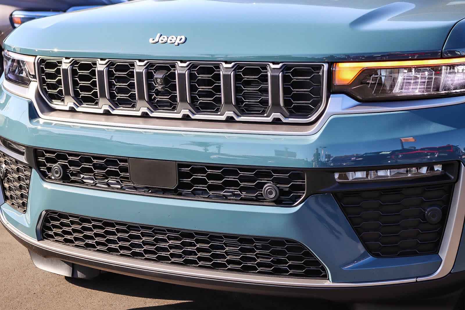 New 2027 Steel Blue Paint Jeep Limited image 9