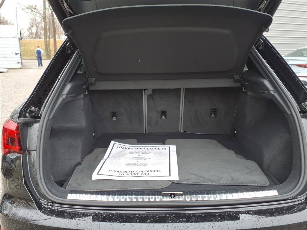 Used 2025 Black Audi S line Premium image 33