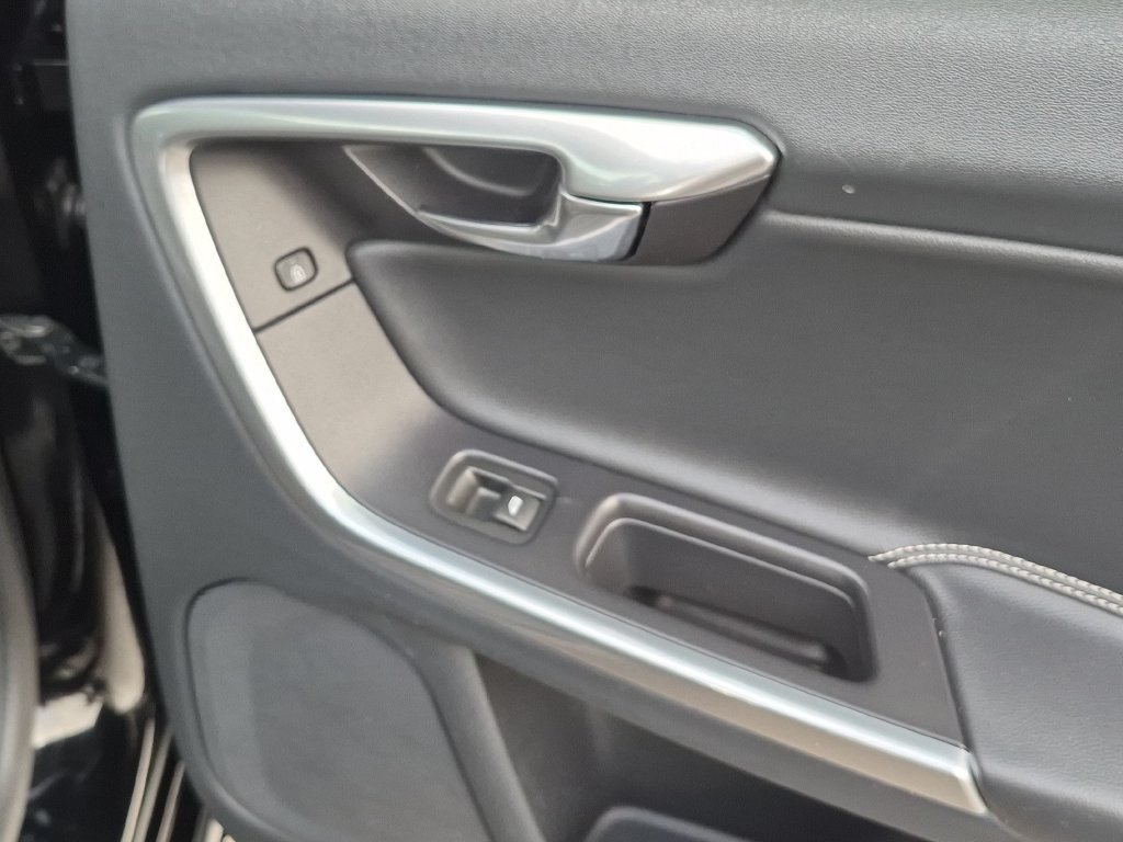 Used 2015 Black / Stone Volvo T6 image 36