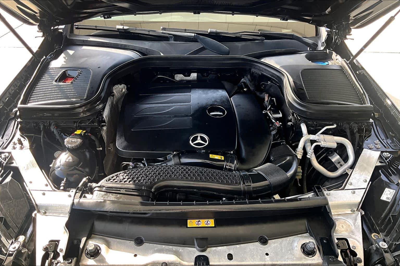 Used 2022 Black Mercedes-Benz GLC 300 image 27
