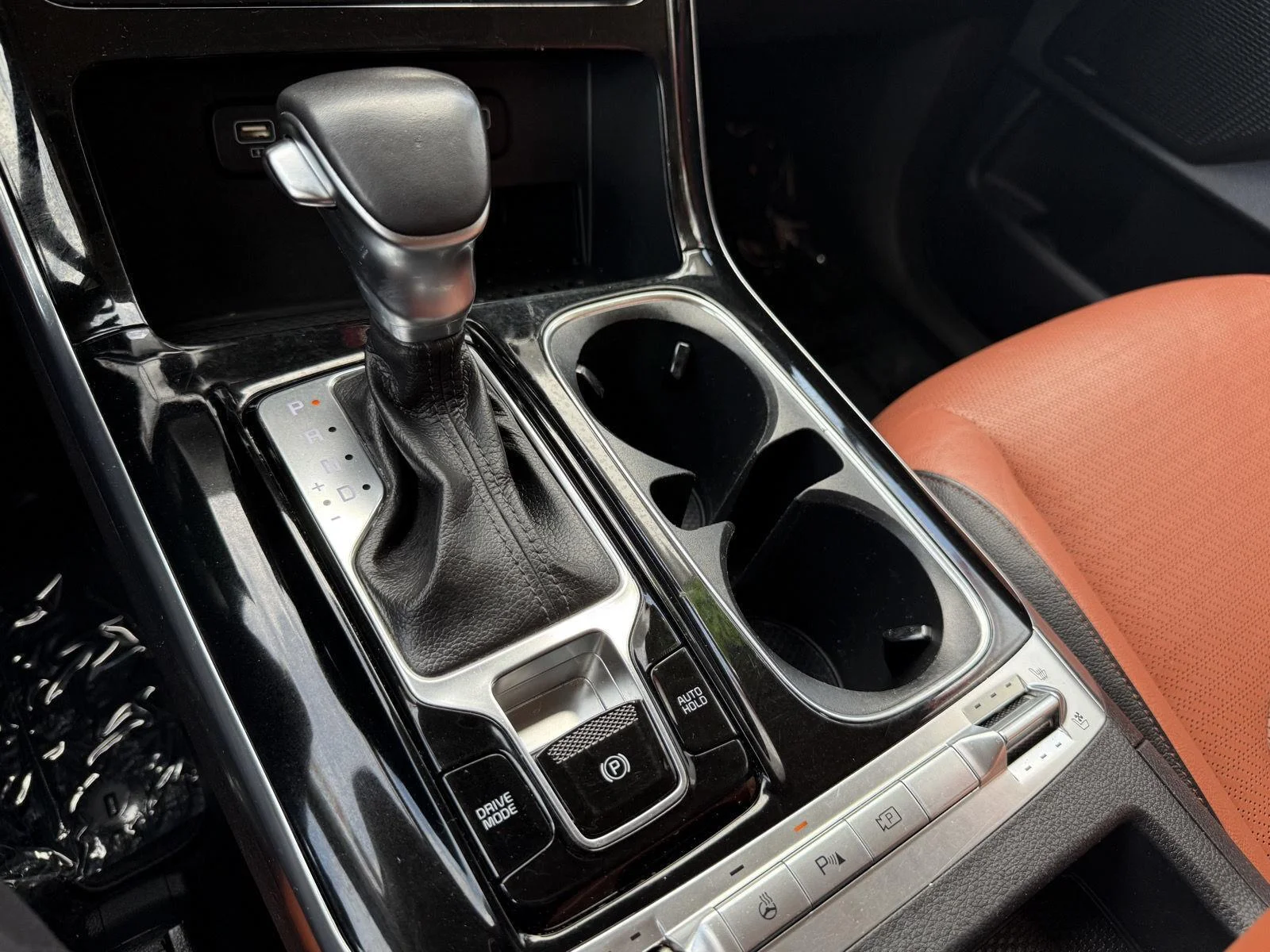 Used 2022 Aurora Black Kia SX Prestige image 23