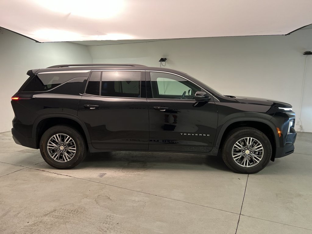 2025 Chevrolet Traverse LT - Photo 9