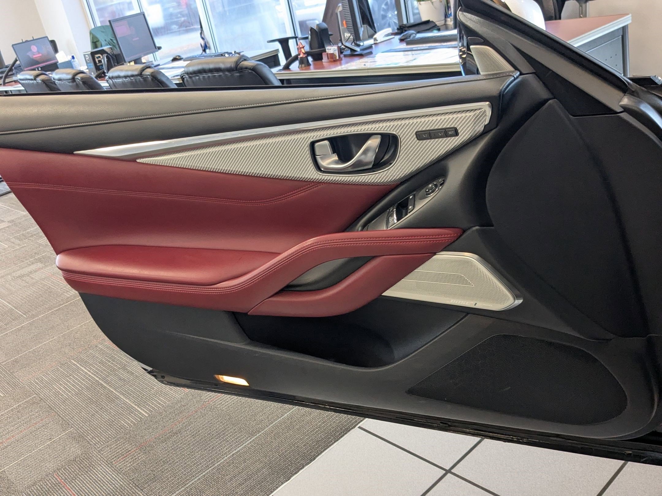 Used 2018 Liquid Platinum INFINITI RED SPORT 400 image 11
