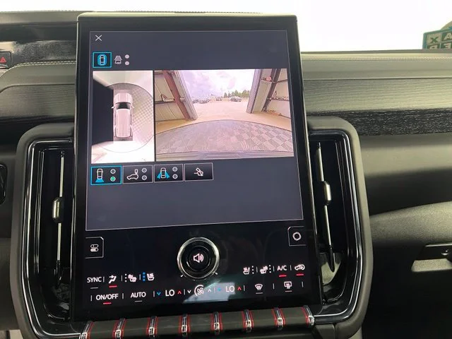 2025 GMC Yukon AT4 Ultimate - Photo 22