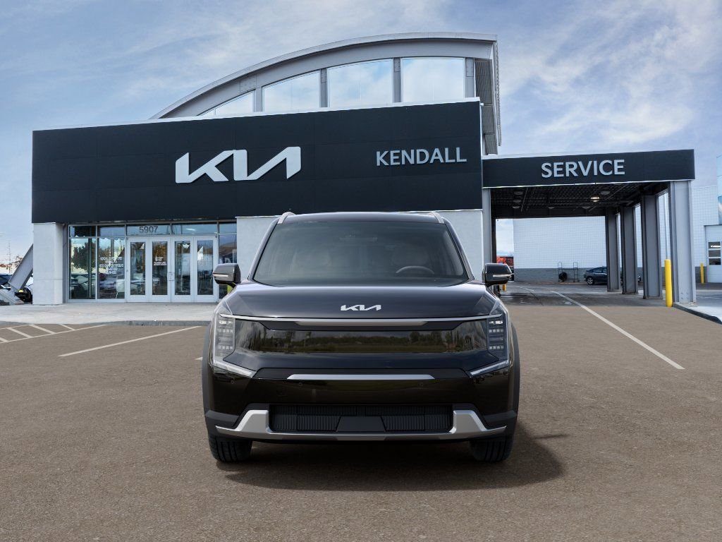 New 2026 Black Kia Wind image 2