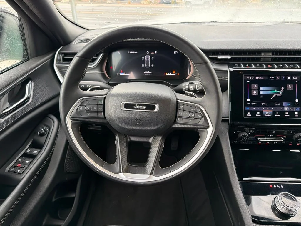 Used 2024 White Jeep Altitude image 11