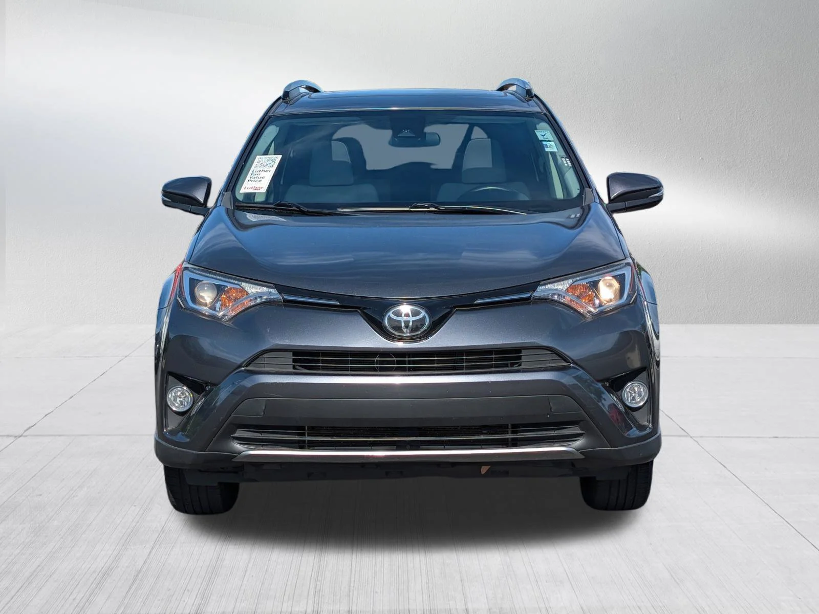 Used 2017 Magnetic Gray Metallic Toyota XLE image 2