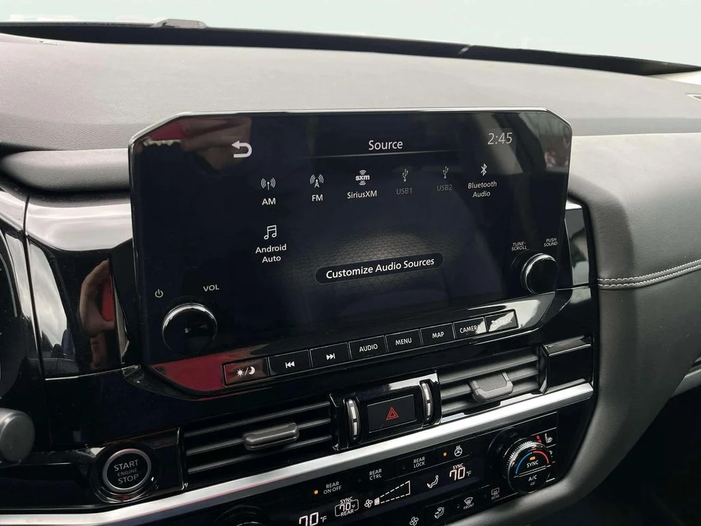 Used 2022 Super Black Nissan Platinum image 13