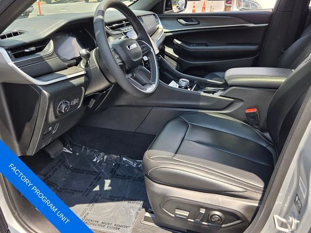 Used 2025 Silver Jeep Limited image 16