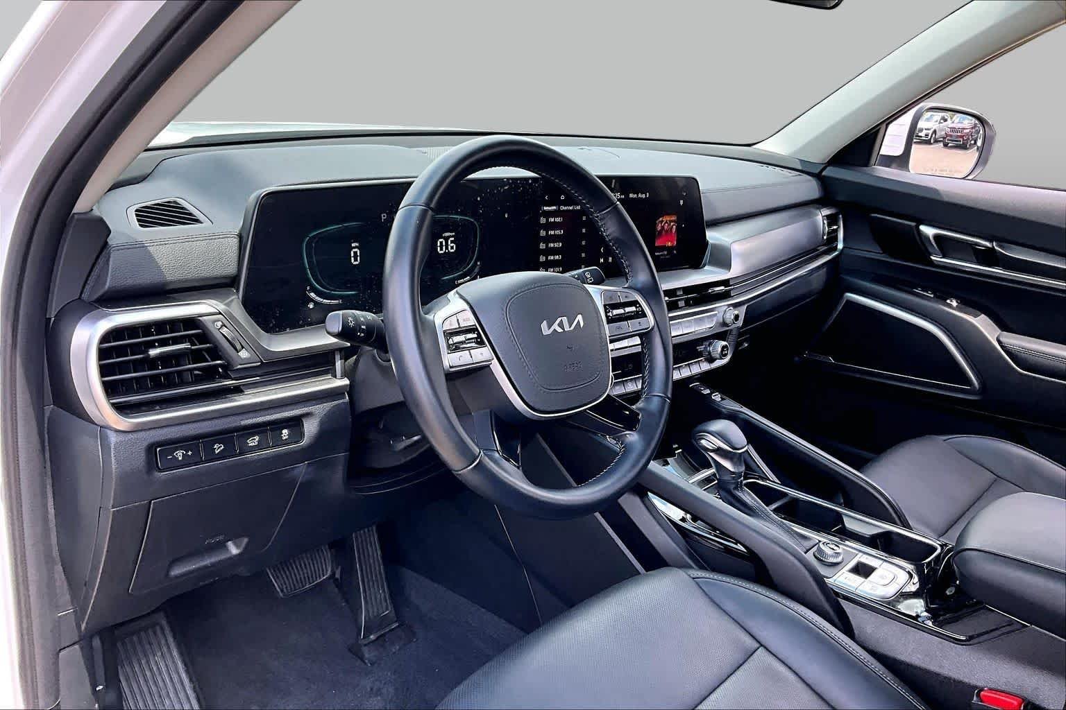 Used 2025 Glacial White Pearl Kia S image 15