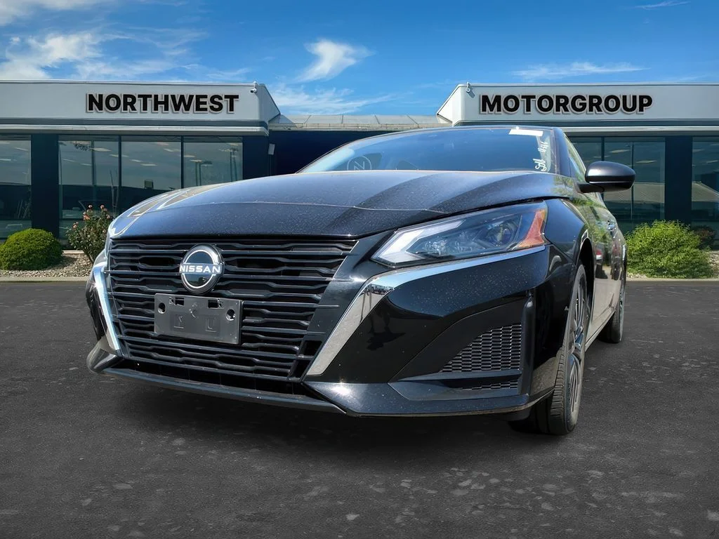 2025 Nissan Altima SV - Photo 11