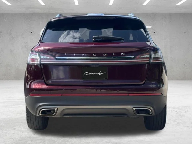 Used 2022 Red Lincoln Standard image 16