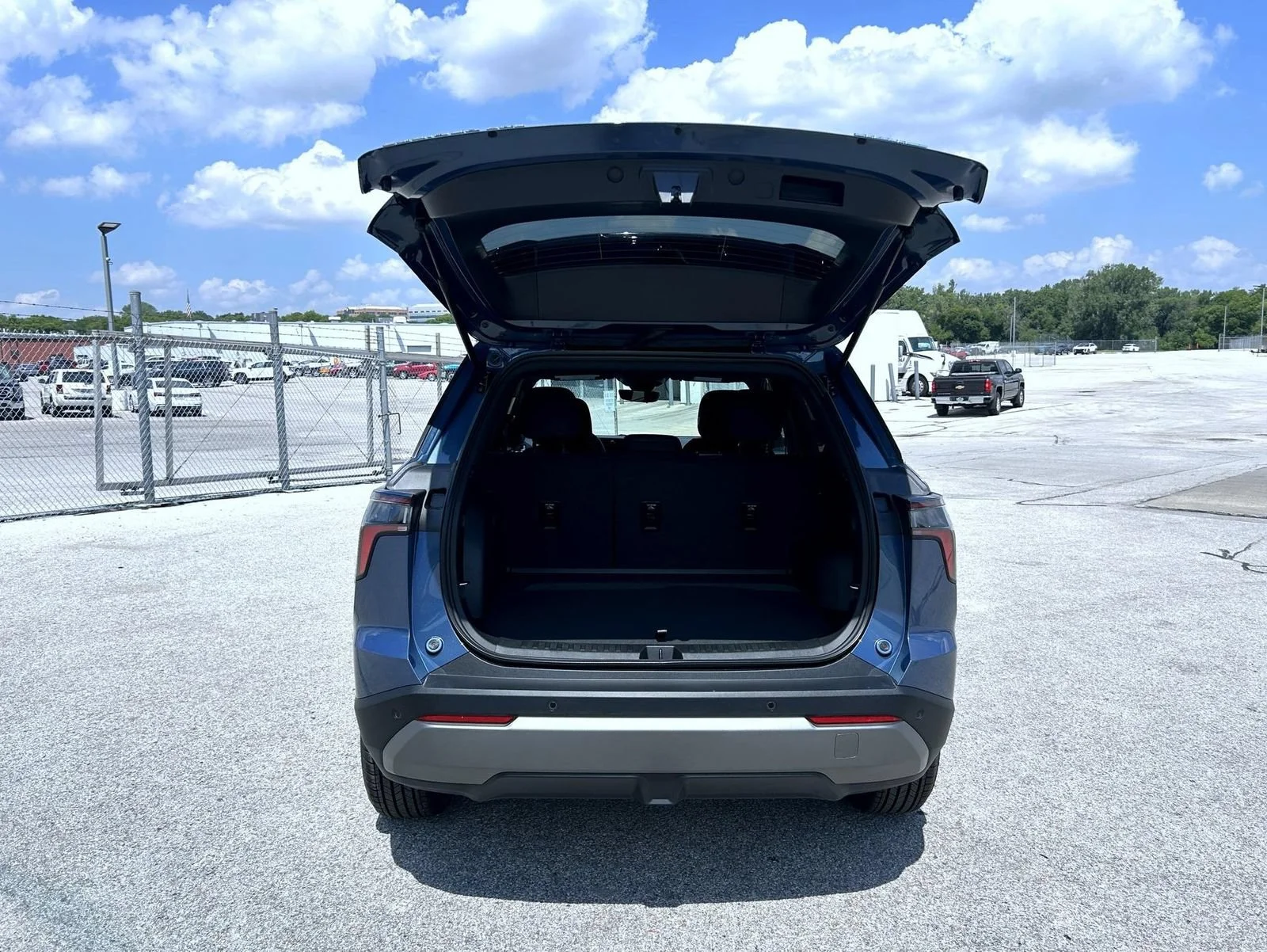 New 2027 Lakeshore Blue Metallic Chevrolet LT image 21