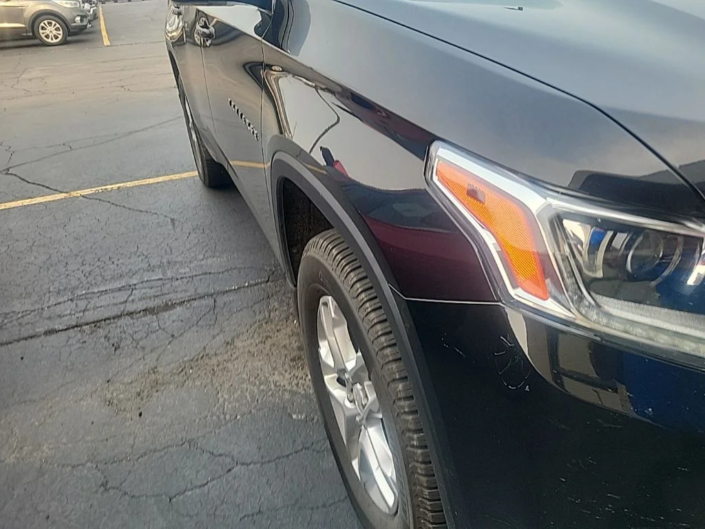 Used 2019 Mosaic Black Metallic Chevrolet LT image 3