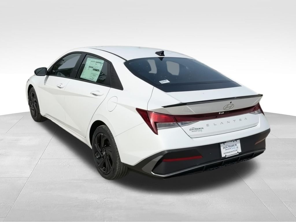 New 2026 White Hyundai SEL Sport image 6