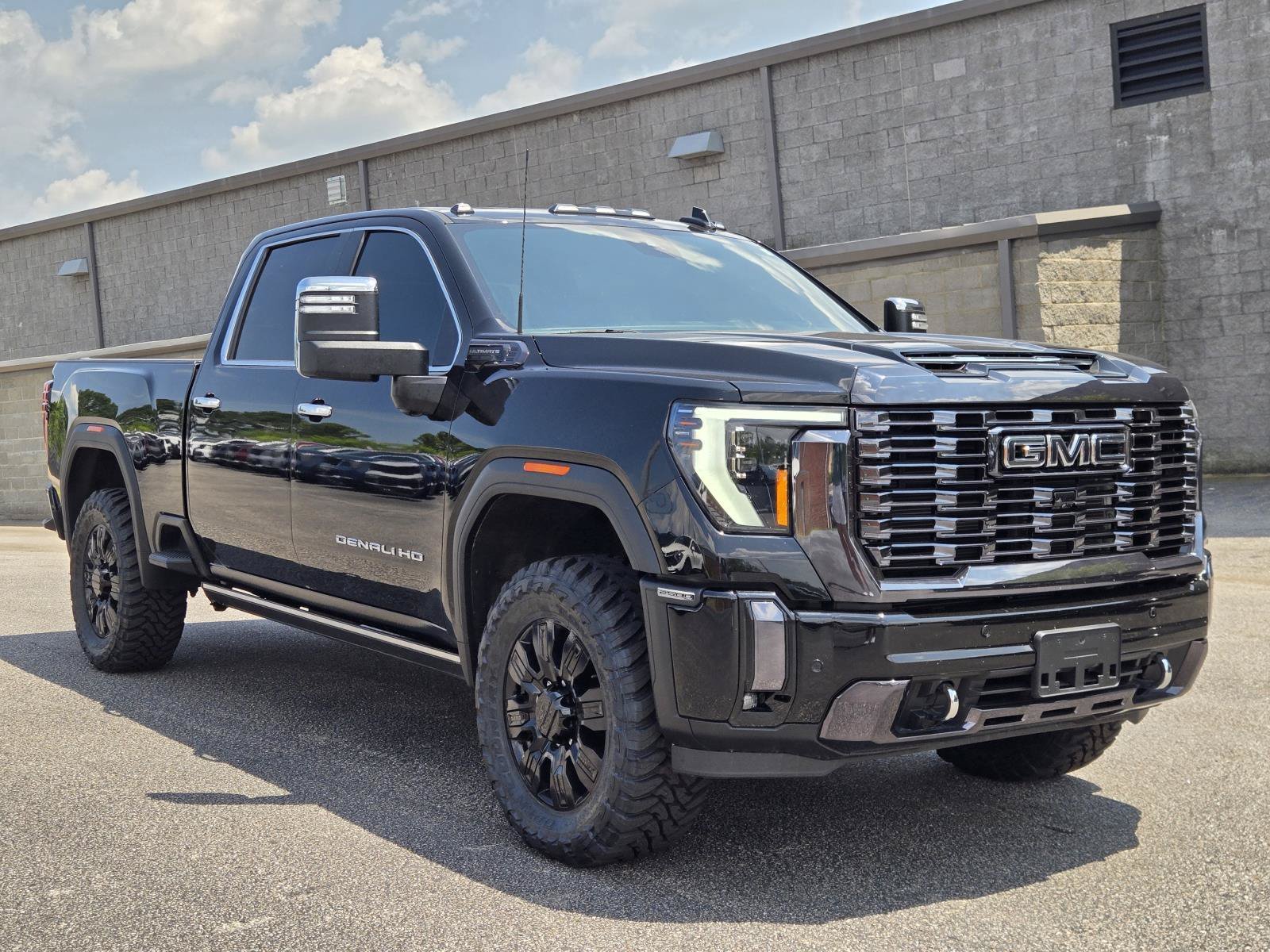 Used 2024 ONYX BLACK GMC Denali Ultimate image 3