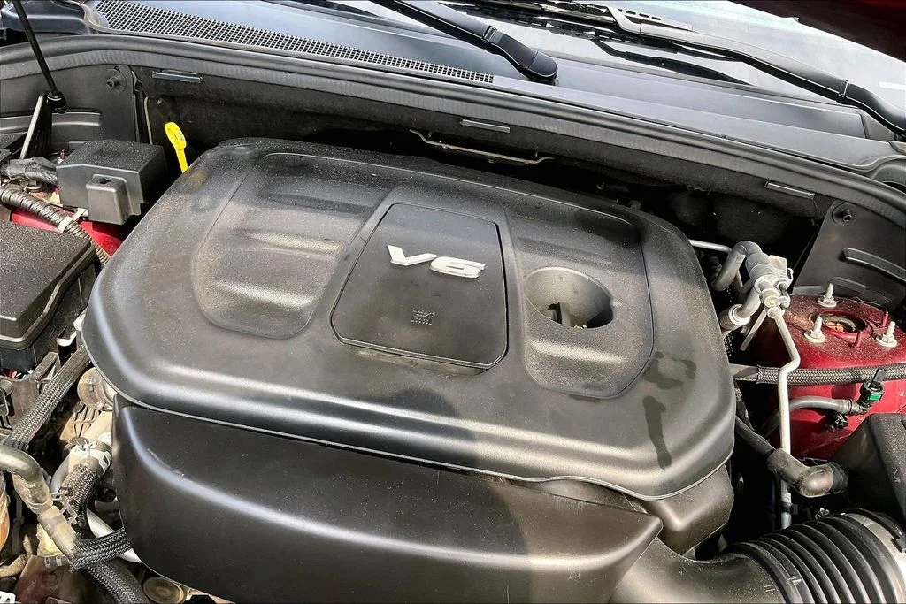 Used 2019 Red Jeep Limited image 31