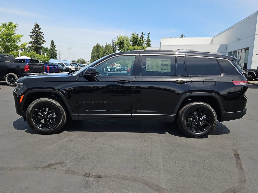 New 2026 Diamond Black Crystal Pearl-Coat Exterior Paint Jeep Altitude image 3